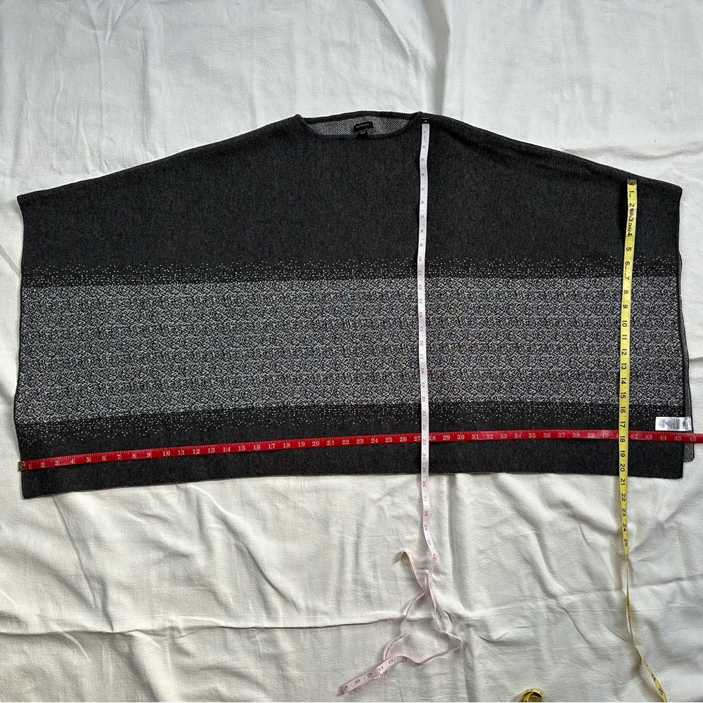 Ann Taylor Gray Knit Poncho - Picture 10 of 12